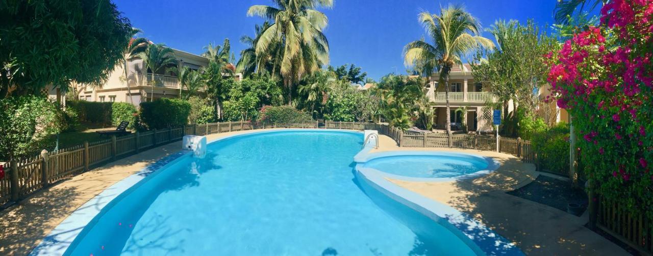 Beachfront 2 Bedroom-house - Tilacaze छुट्टी का घर *