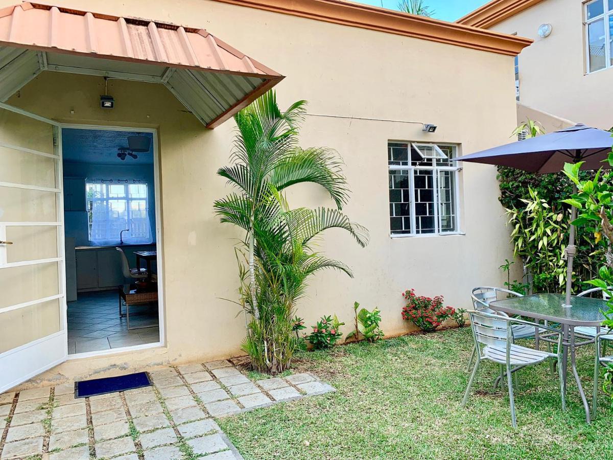 Beachfront 2 Bedroom-house - Tilacaze Flic en Flac